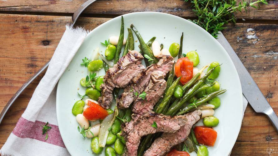 Rinderhüftsteaks mit buntem Bohnengemüse