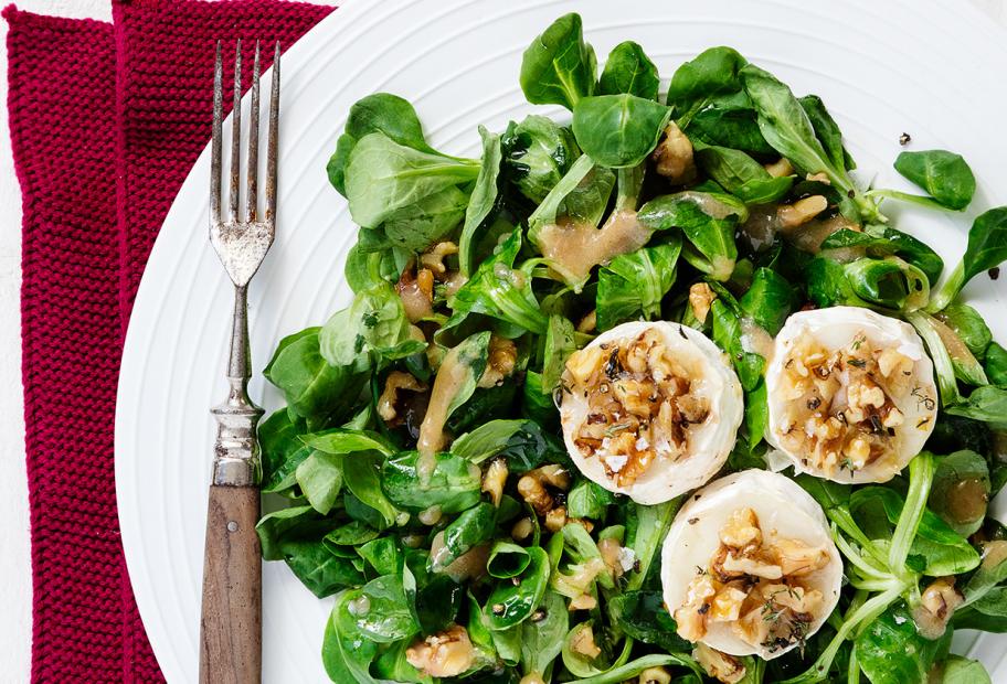 Feldsalat mit Ziegenkäse