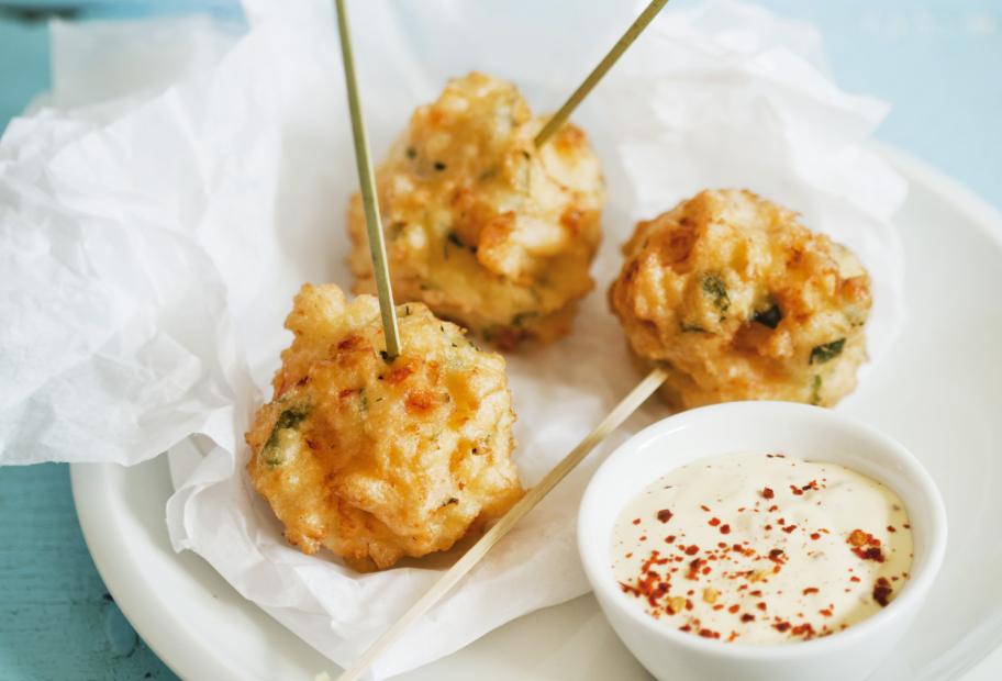Garnelenbällchen mit scharfer Mayonnaise