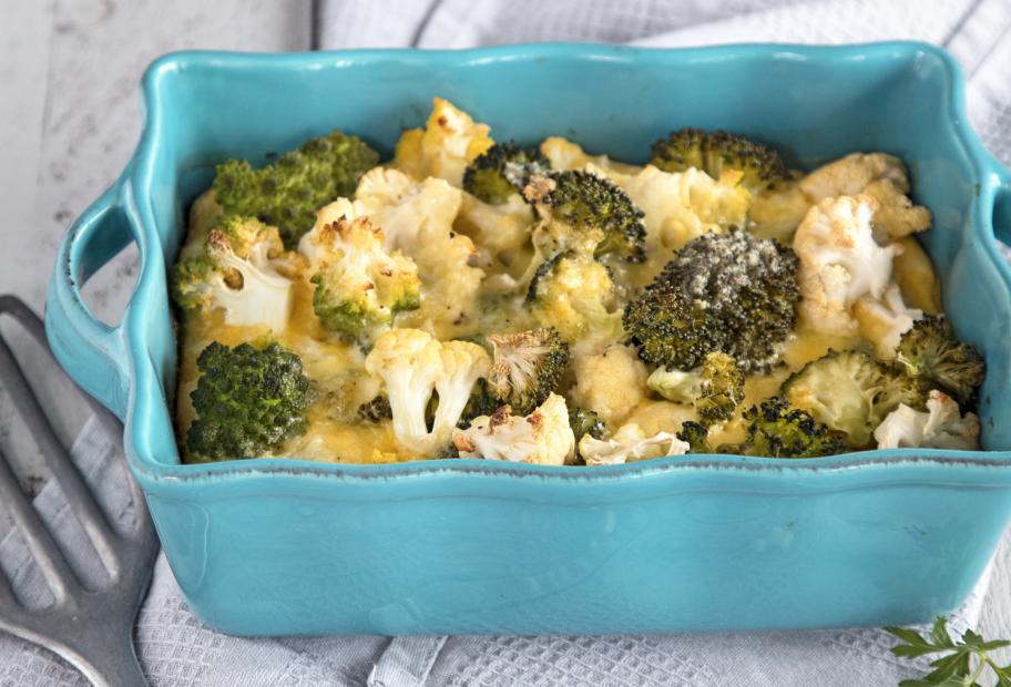 Gemüseauflauf mit Eiern und Crème fraîche