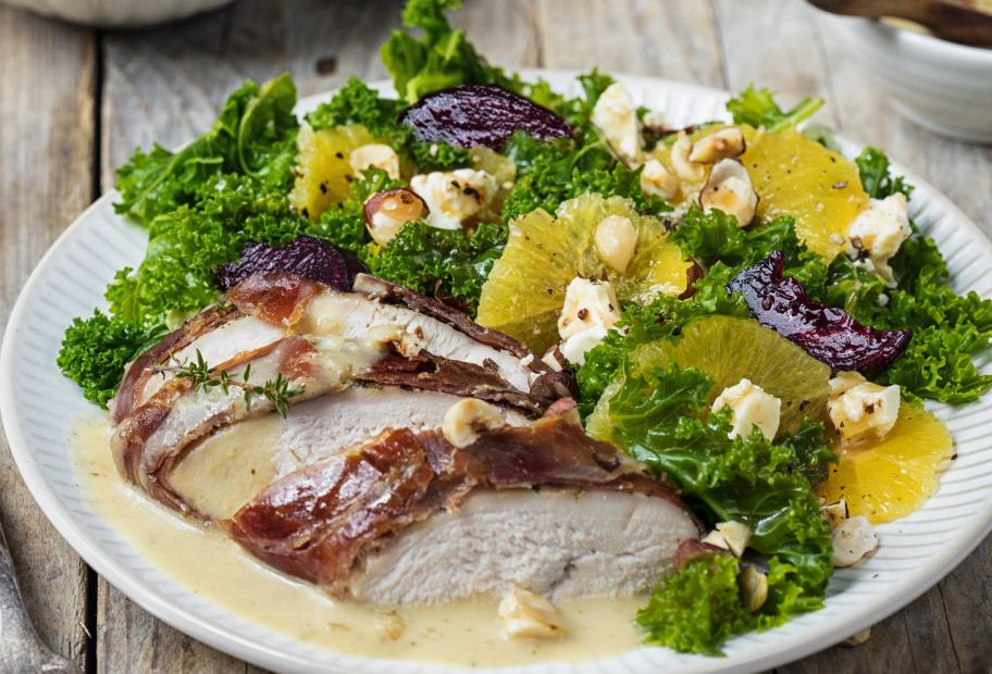 Hähnchenbrustfilet mit Orangen-Grünkohlsalat