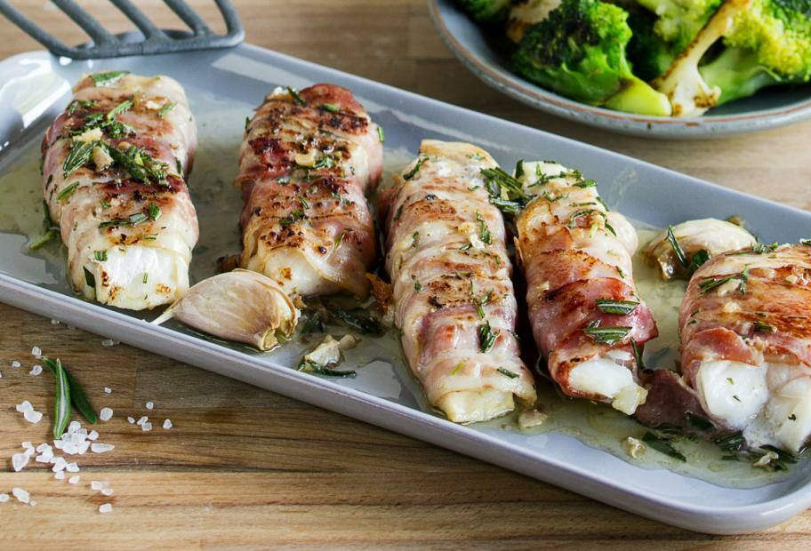 Kabeljau mit Bacon und Blumenkohl-Brokkoli-Gemüse