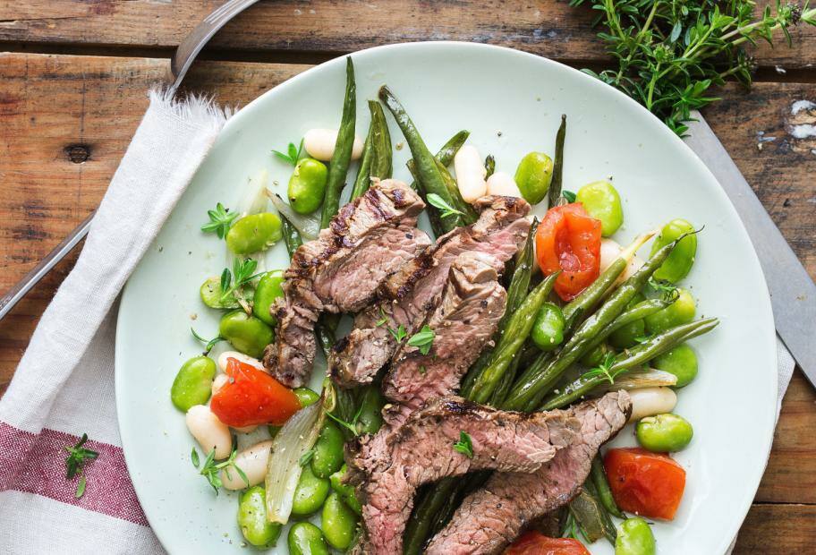 Rinderhüftsteaks mit buntem Bohnengemüse