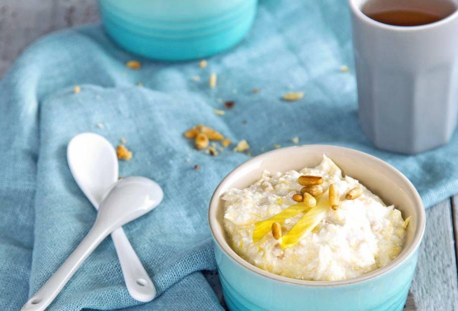 Hüttenkäse-Müsli mit Apfel und Zitrusfrüchten