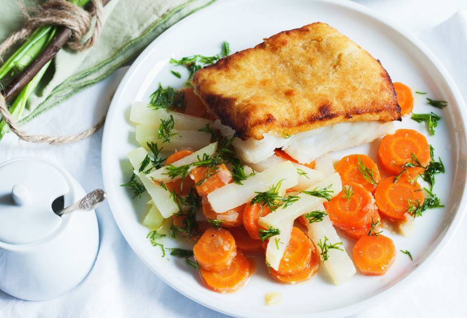 Kabeljau mit Meerrettichkruste auf Möhren-Kohlrabigemüse