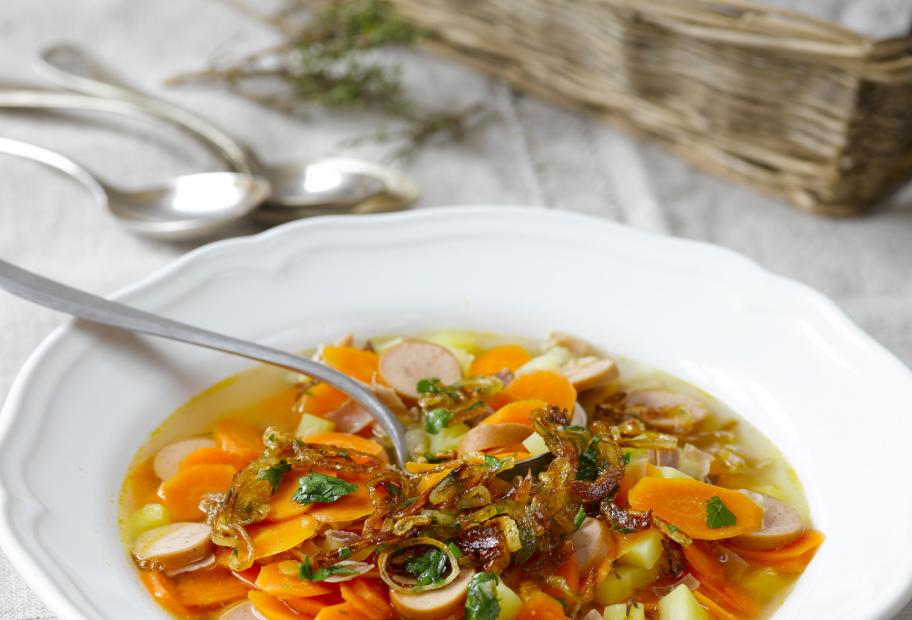 Möhreneintopf mit gerösteten Zwiebeln