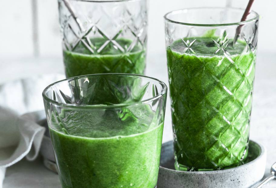 Grüner Smoothie mit Minze