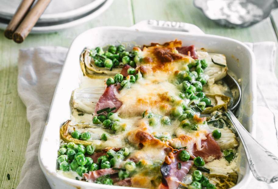 Chicorée-Gratin mit Schinken und Erbsen | Lowcarb.de