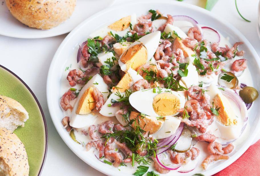 Eiersalat mit Krabben und Kräutern