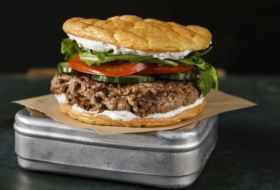 Cloud Burger mit Rindfleischpatties