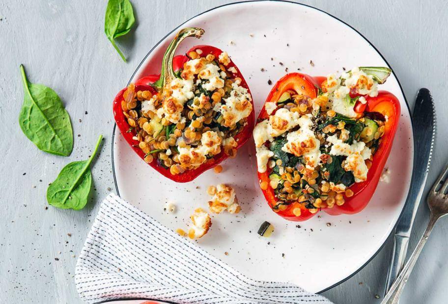 Die perfekt gefüllte Paprika mit Feta und Linsen