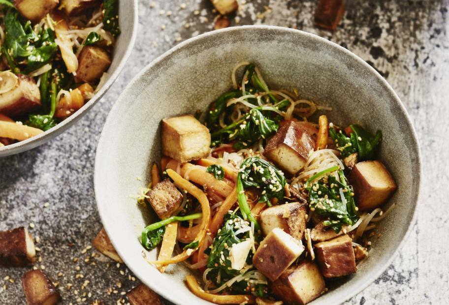 Konjak-Nudelsalat mit Tofu