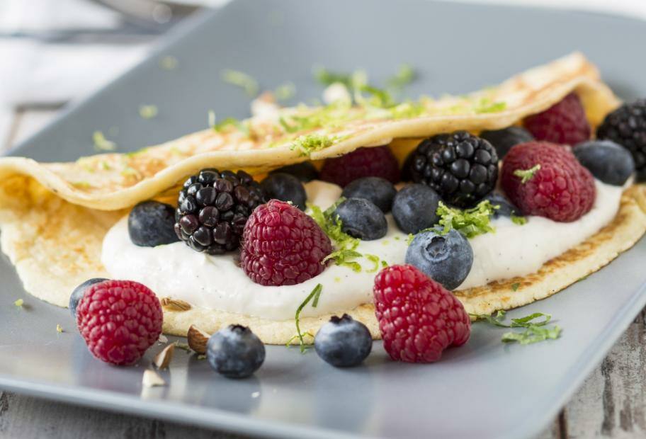 Mandelomelett mit Quark und Beeren