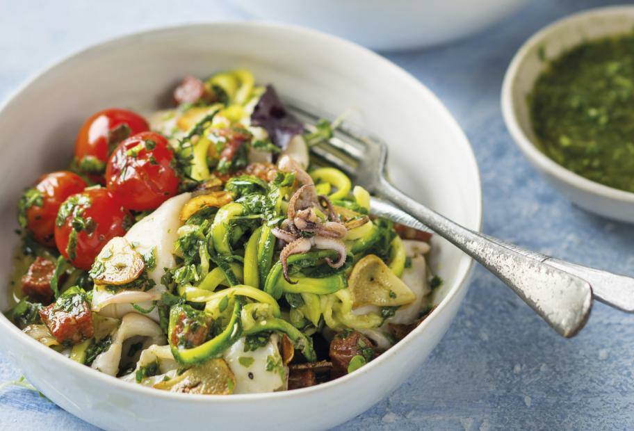Zoodles mit Tintenfisch und Chorizo