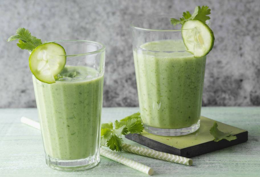 Gurken-Lassi mit Koriander