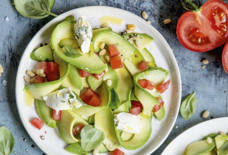 Avocado-Carpaccio mit Frischkäse