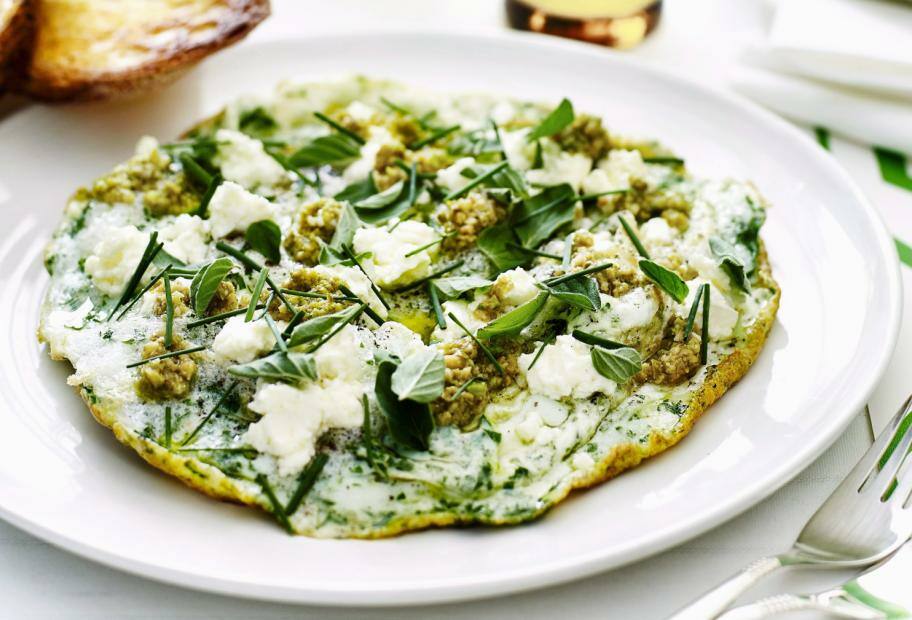Eiweiß-Omelett mit Feta und Tapenade