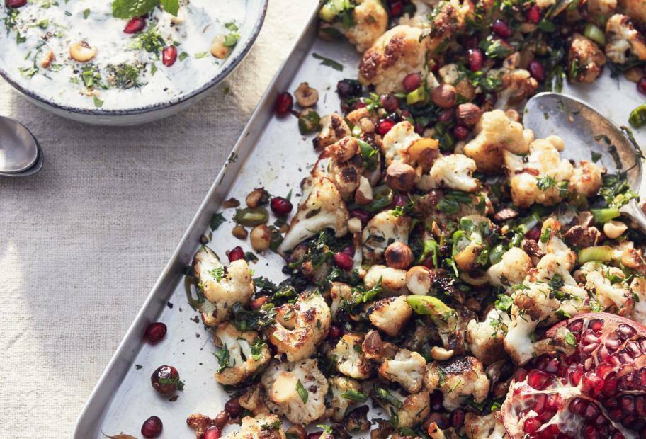 Gerösteter Blumenkohl mit Granatapfelkernen und Minze