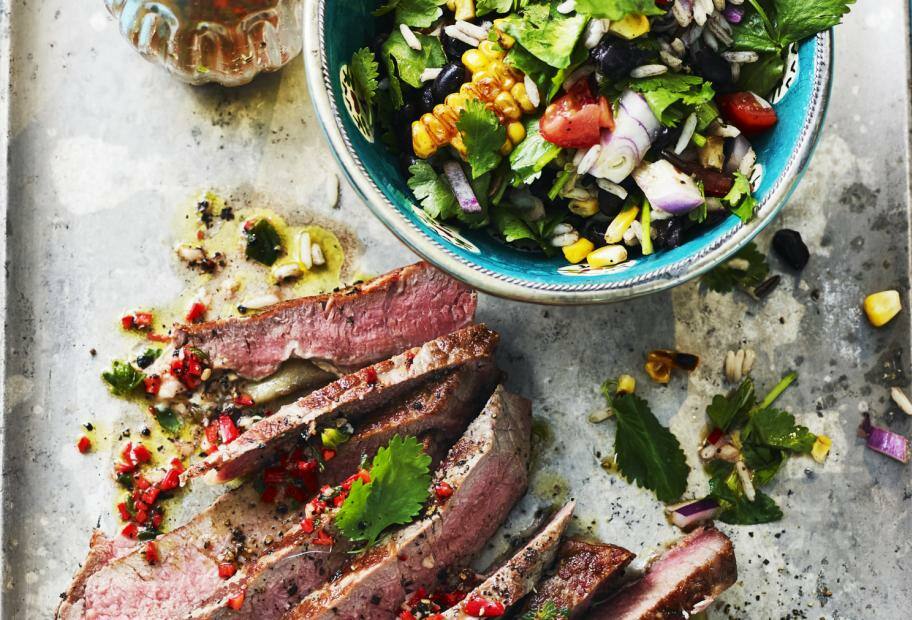 Rindersteak mit Kräuter-Reis-Salat