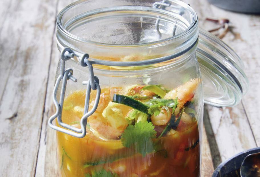 Meal Prep-Currysuppe mit Garnelen