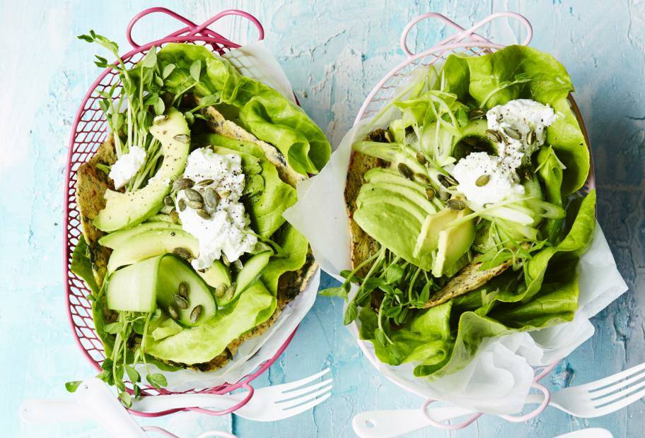 Grünkohl-Tacos mit Avocadosalat