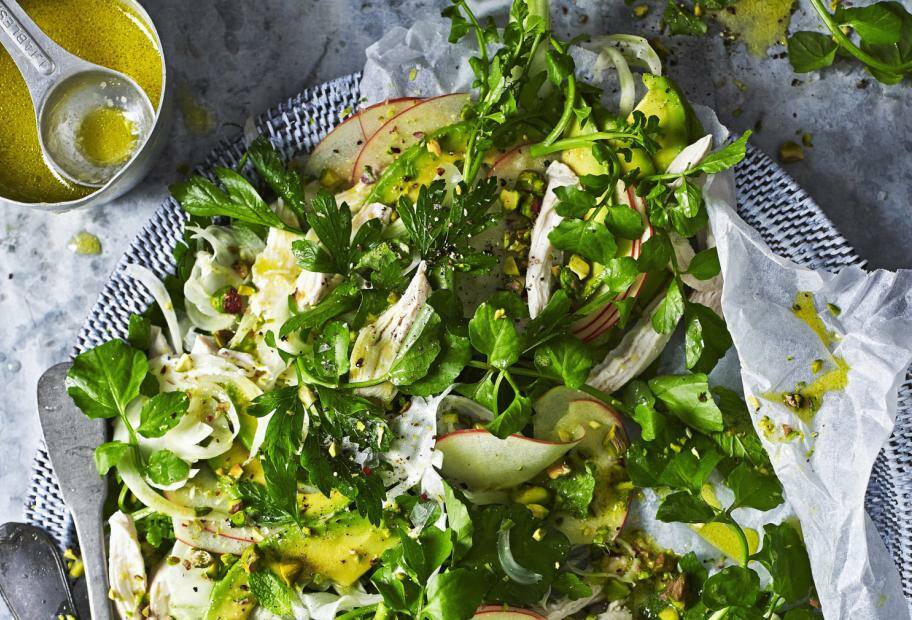 Hähnchensalat mit Fenchel, Apfel und Pistazien