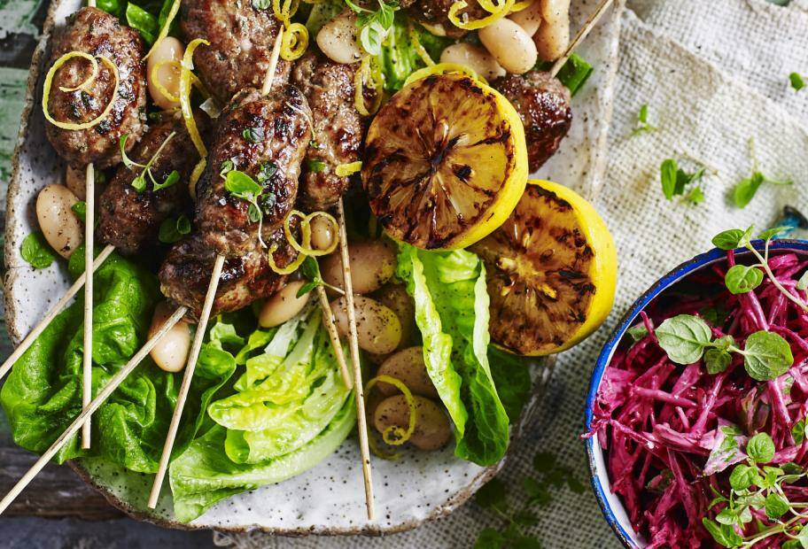 Lammspieße mit Rote-Bete-Tzatziki