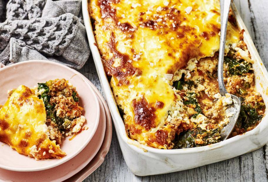 Lasagne aus Grünkohlblättern mit Putenhack und Hüttenkäse