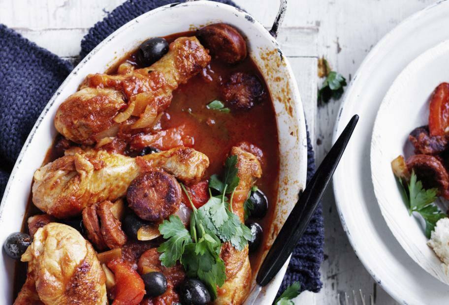 Eintopf mit Hähnchen, Chorizo und Oliven | Lowcarb.de Eintopf mit Hähnchen, Chorizo und Oliven | Lowcarb.de