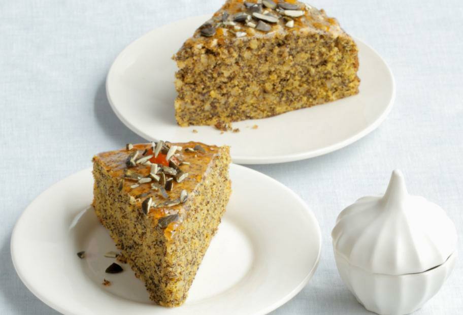 Kürbiskuchen mit Mohn und Mandeln