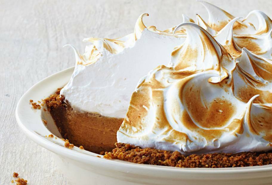 Süßkartoffel-Kürbis-Pie mit Baiserhaube