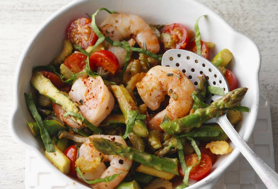 Bärlauch-Garnelen-Pfanne mit Spargel