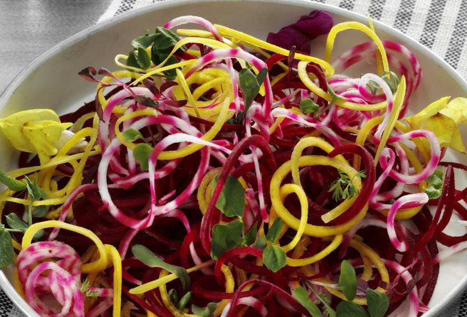 Bunte-Bete-Salat mit Joghurt-Dressing