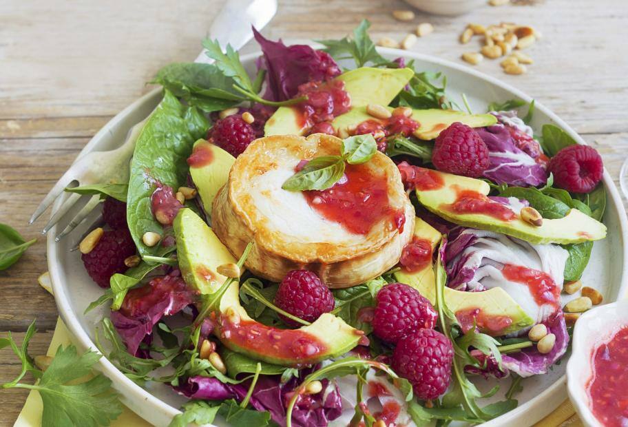 Salat mit Ziegenkäse und Himbeeren | Lowcarb.de