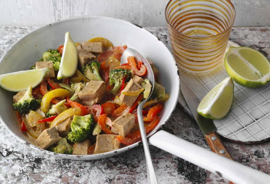 Vegane Gemüsepfanne mit Tofu