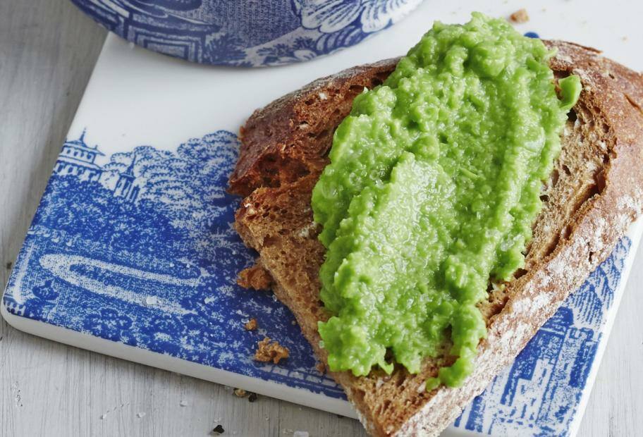 Erbsen-Aufstrich mit Wasabi und Limette