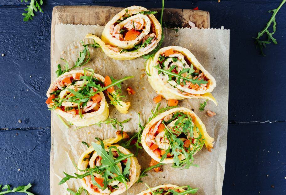 Pizza-Schnecken mit Schinken und Paprika