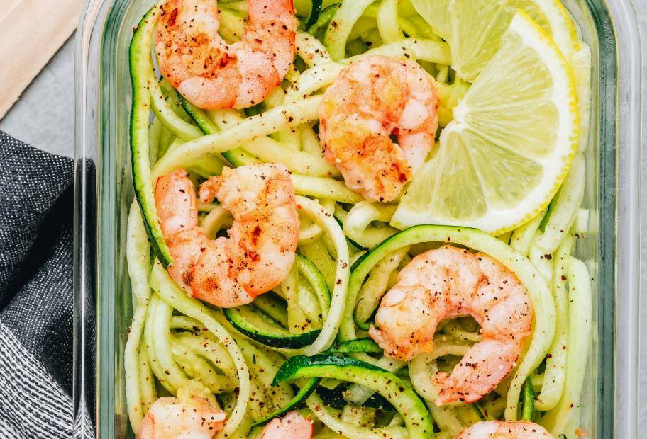 Super schnelle Zucchini-Nudeln mit Garnelen