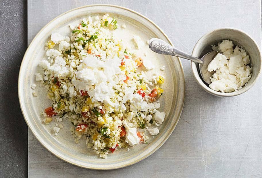 Blumenkohlreis mit Feta und Cashewkernen