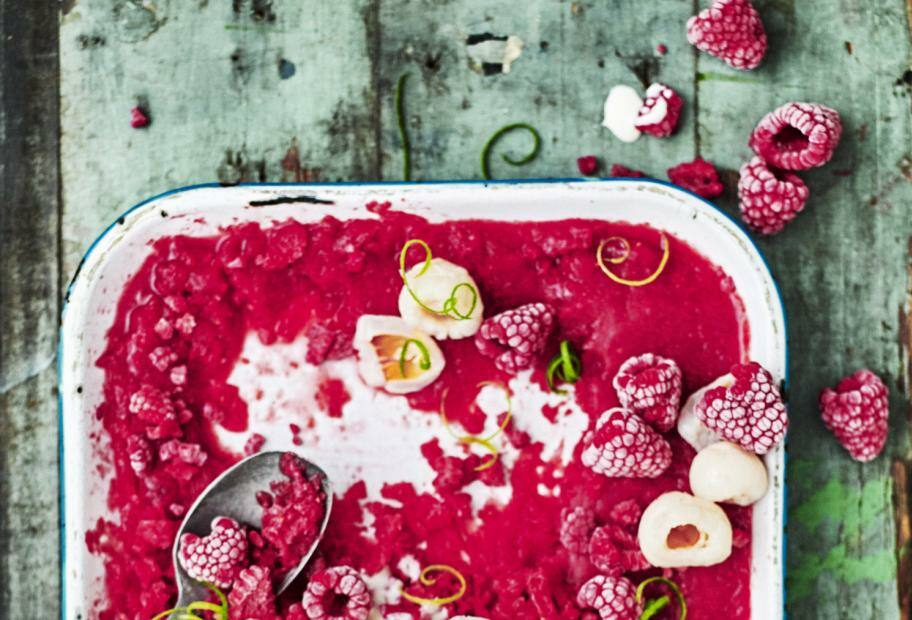 Himbeer-Litschi-Granita