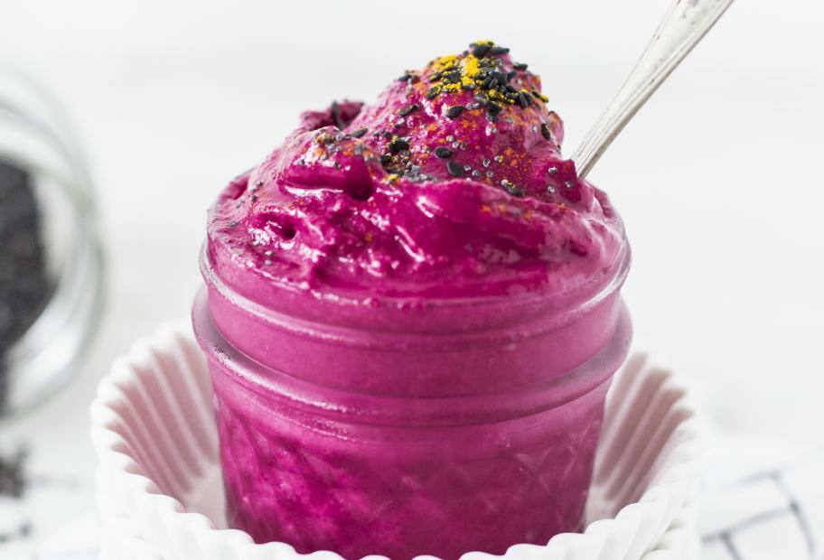 Nicecream mit Roter Bete und Honig