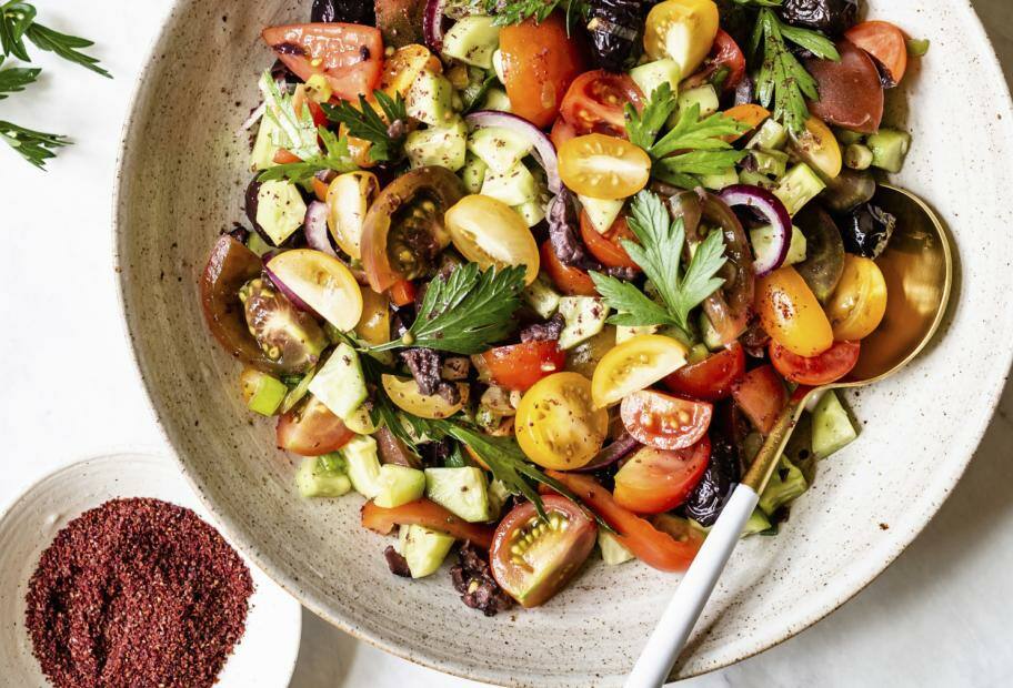 Schneller Hirtensalat mit Sumak