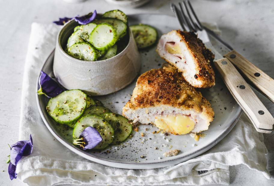 Cordon-Bleu mit Gurkensalat