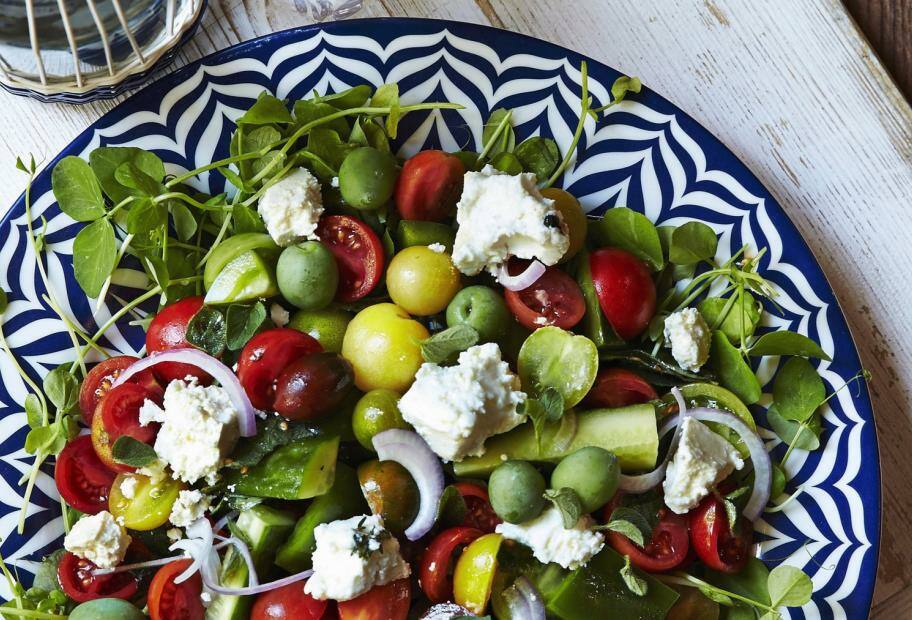 Griechischer Salat mit Feta