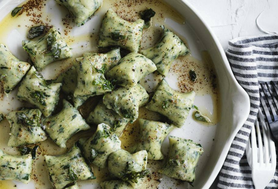 Spinat-Ricotta-Gnudi mit brauner Butter