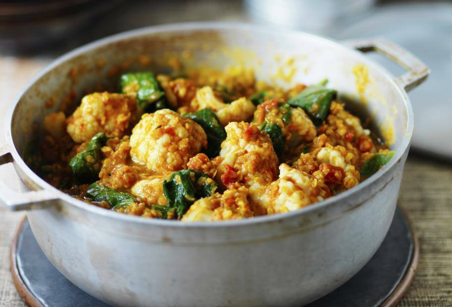 Blumenkohl-Dhansak mit Spinat