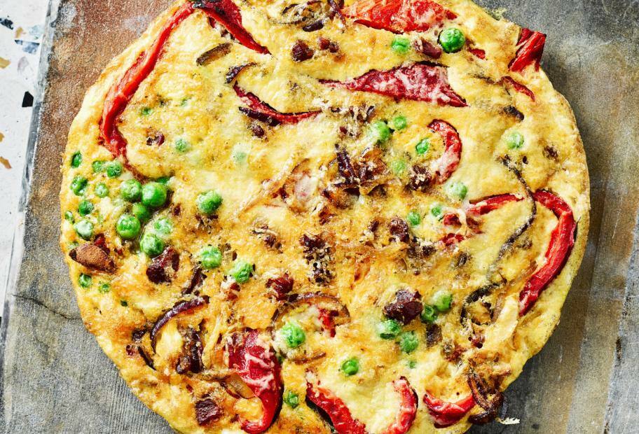 Erbsenfrittata mit Chorizo und Paprika