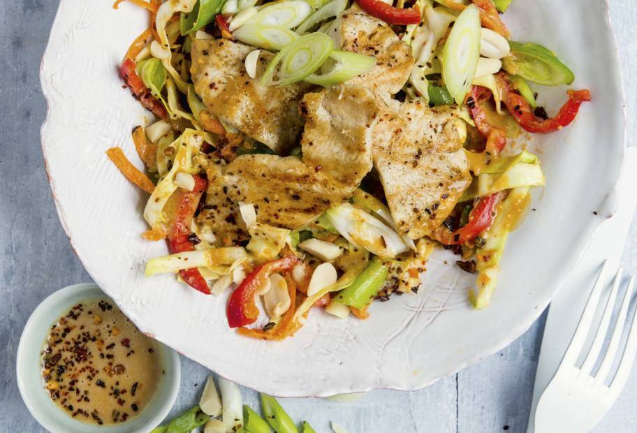 Hähnchen mit Gemüse und Erdnüssen