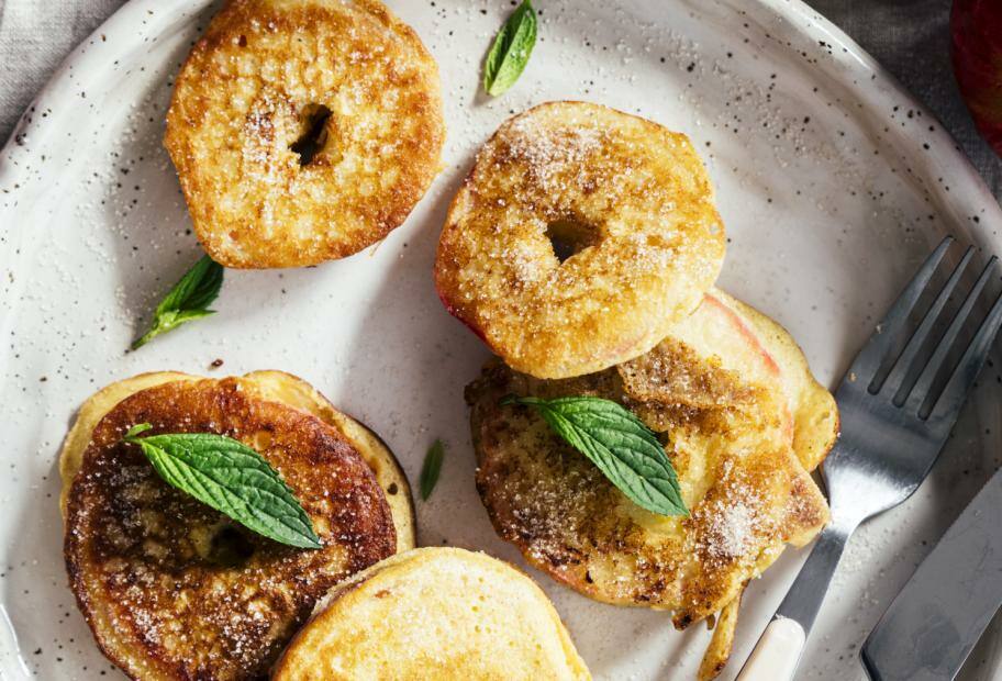 Apfelringe in Pfannkuchenteig