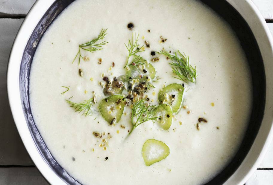 Schnelle Fenchel-Lauch-Suppe mit Crème fraîche